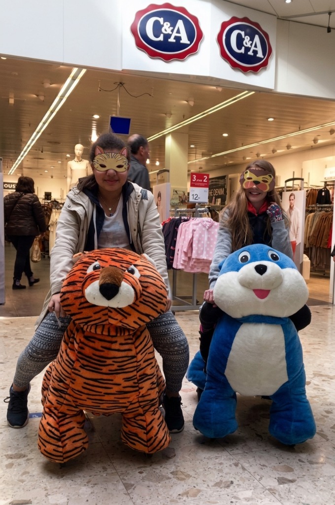 Animation masques animaux et peluches chez C&A