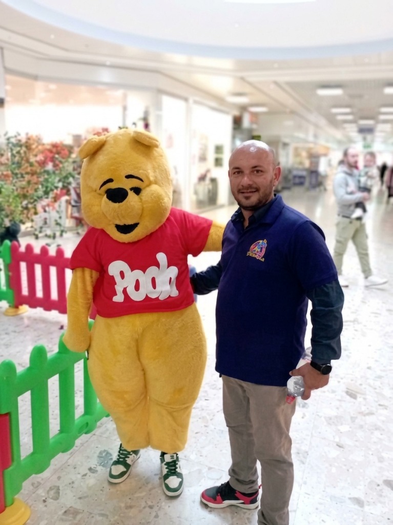 Animateur Les DouDouRouLs et mascotte Winnie l'Ourson